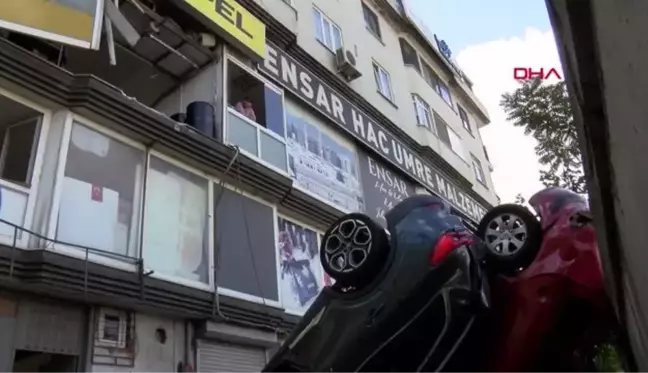 İSTANBUL-ATAŞEHİR'DE ÖLÇÜM SIRASINDA GAZA BASAN SÜRÜCÜ, OTOMOBİLLE İKİNCİ KATTAN DÜŞTÜ