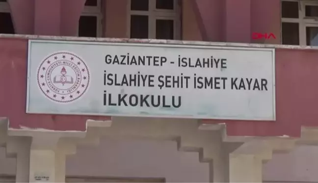 ÖĞRETMENLER, OKULLARINI BOYAYARAK YENİ YILA HAZIRLIYOR