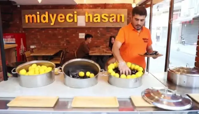 Sevilen sokak lezzeti: Midye dolma