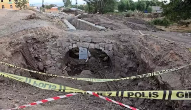 Tunceli haberleri: Tunceli'de tarihi köprü ortaya çıktı, dere ıslah çalışması durduruldu