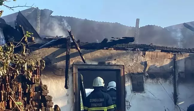 Zonguldak haber! Zonguldak'ta çıkan yangında dumandan etkilenen yaşlı adam öldü