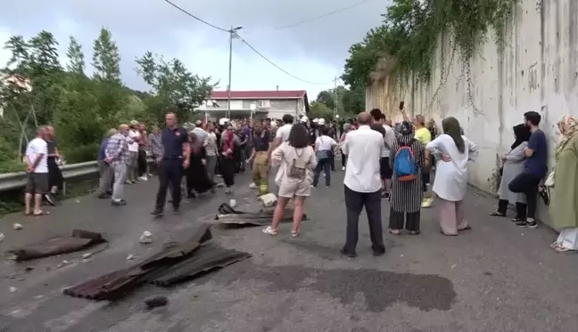 Son dakika haber! AKP'li Beykoz Belediyesi'nin Yıkım Ekipleri, Yürütmeyi Durdurma Kararına Rağmen Tokatköy Mahallesi'ne Girdi, Mahalleli Polis ile Karşı Karşıya Geldi