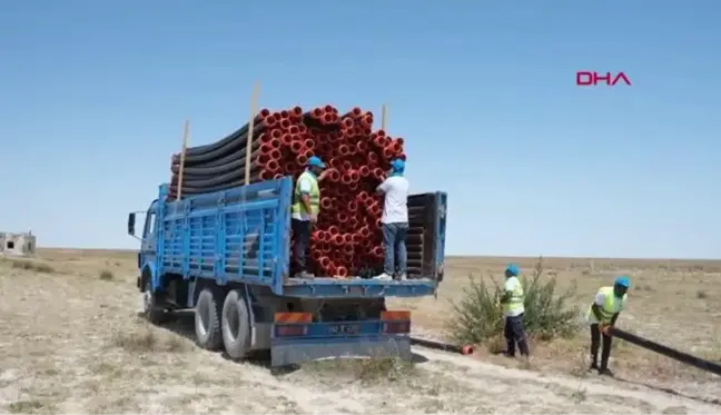 TUZ GÖLÜ'NE BORULARLA TAŞINAN SU, FLAMİNGOLARA CAN OLDU