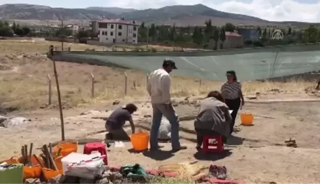 Sırçalıtepe'deki kazılarda, 9 bin 300 yıl önceki yerleşik hayata dair izler bulundu