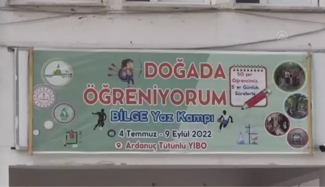 Yaz kampında hem robotik kodlama hem de sebze yetiştirmeyi öğreniyorlar