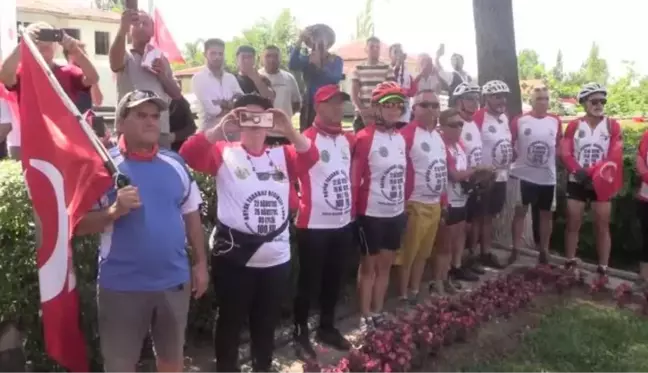 Afyon haberi! AFYONKARAHİSAR - Büyük Taarruz'un 100. yılı dolayısıyla şehitliklerde tören düzenlendi