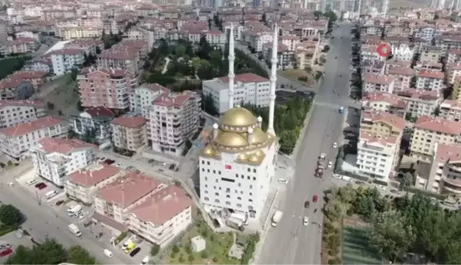 Apartman camii görenleri hayrete düşürüyor