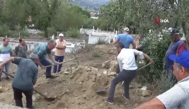 2 ay önce evlendiği kocası tarafından öldürülen kadın, son yolculuğuna uğurlandı