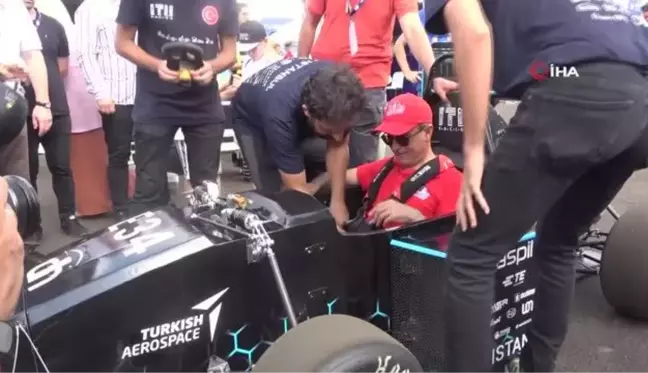 Savunma Sanayi Başkanı İsmail Demir, F1 aracından gözdağı verdi