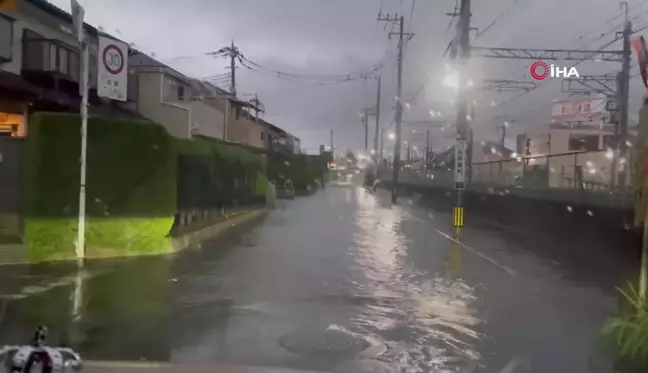 Japonya'da şiddetli yağış hayatı olumsuz etkiledi