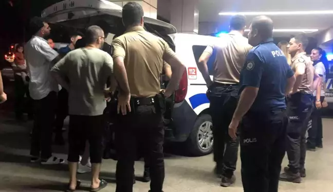 Otomobiliyle ağaca çarptı, alkolmetre üfletmeyi reddedip polise mukavemet gösterdi