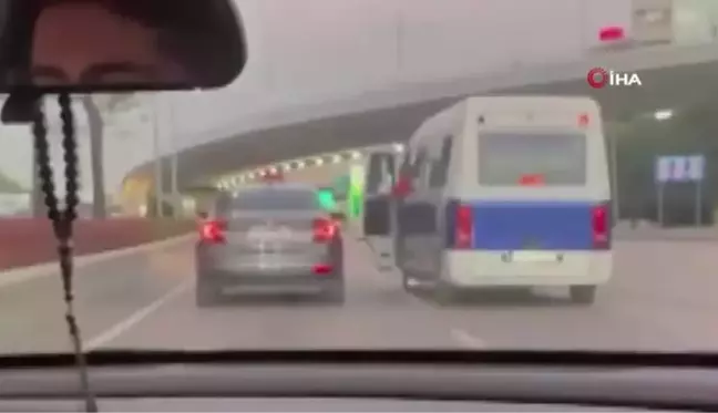 Bursa haber: Bursa'da sürücülerin araçlarıyla yol verme kavgası kamerada