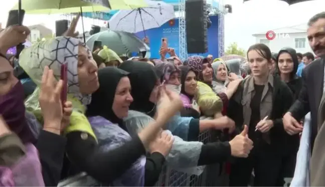 Cumhurbaşkanı Erdoğan, Sancaktepe'de öğretmenler ve öğrencilerle sohbet etti