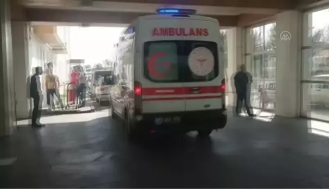 Otomobilin devrilmesi sonucu 4 kişi yaralandı