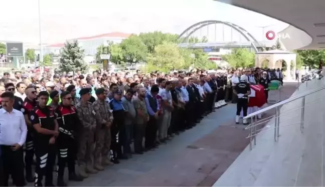 Erzincan haberi... Yunus polis Salih Şimşek Erzincan'da son yolculuğuna uğurlandı