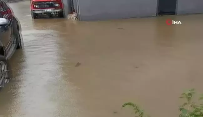 Artvin gündem haberi... Arhavi'de şiddetli yağış su taşkınlarına neden oldu