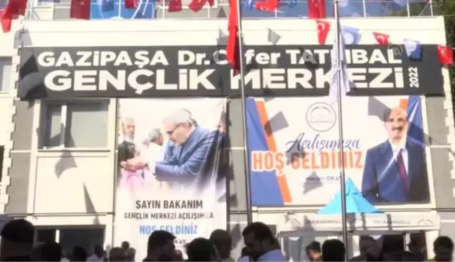 KAHRAMANMARAŞ - AK Parti Grup Başkanvekili Ünal, gençlik merkezi açılışında konuştu