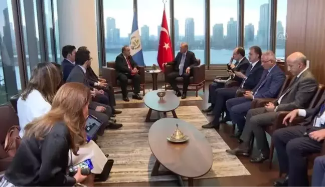 Cumhurbaşkanı Erdoğan, Guatemala Cumhurbaşkanı Falla ile görüştü