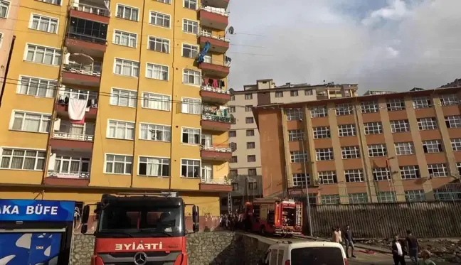 Rize haberi! Rize'de çıkan yangında 4 kişi çatı katında mahsur kaldı