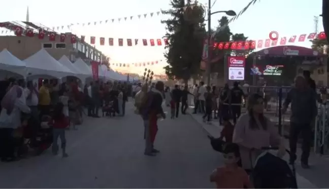 Nar Festivalinde Bakan Soylu'ya yarış atı hediye edildi