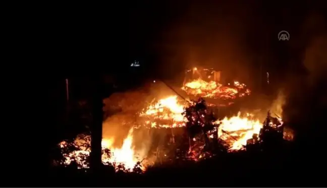 Son dakika haberi! KASTAMONU - Yangında 6 ev zarar gördü