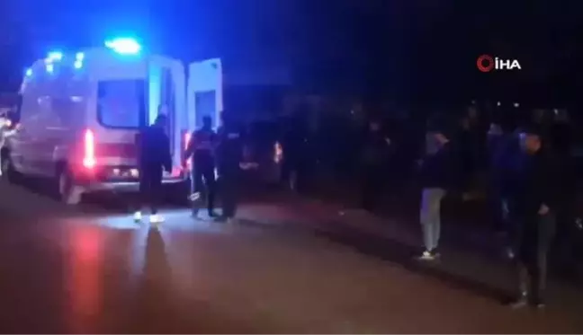 Kontrolden çıkan otomobil orta refüje çıkıp aydınlatma direğine çarptı