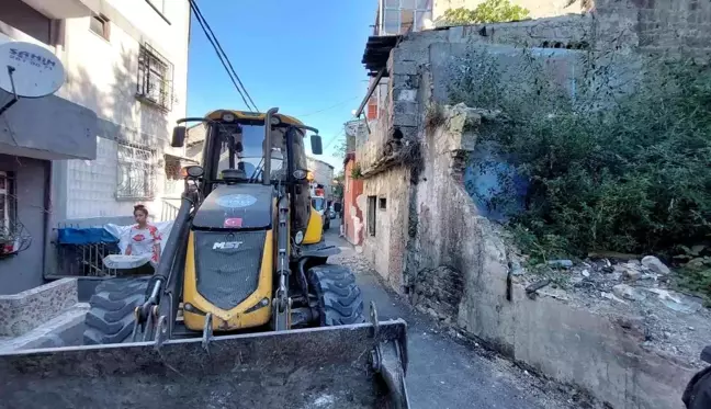 Şişli'de 18 metruk binanın yıkımına başlandı