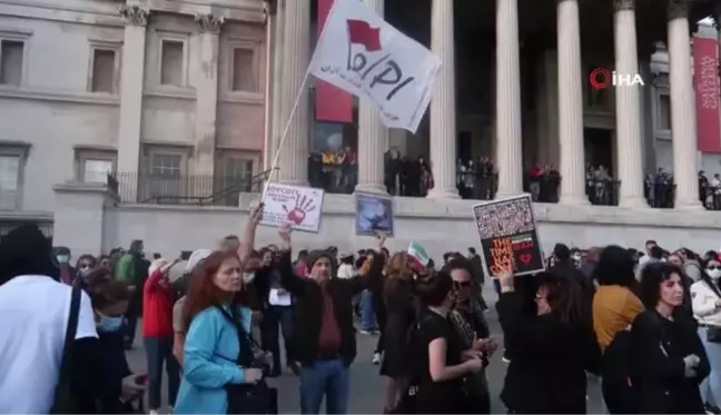 Londra'da Mahsa Amini için protesto düzenlendi