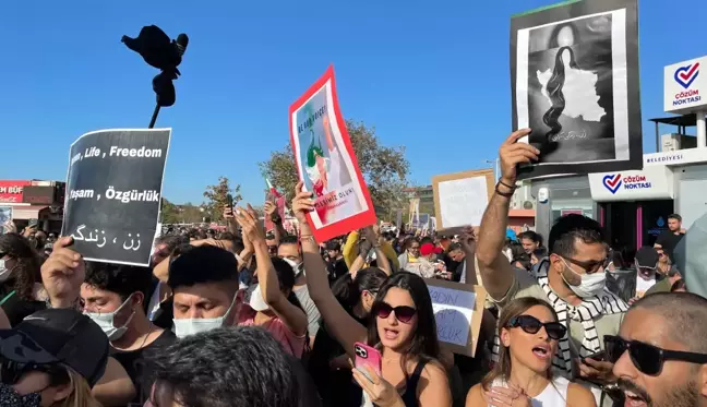 Son dakika haberleri! İranlı Mahsa Emini'nin ölümü Kadıköy'de protesto edildi