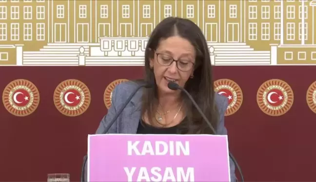 Hdp'li Ersoy, İranlı Amini İçin Meclis'te Saçını Kesti