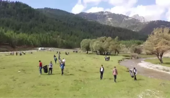 KAHRAMANMARAŞ - Öğrenciler Kırksu Vadisi'ni temizledi