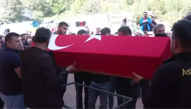 Son dakika haber! Maden ocağındaki patlamada hayatını kaybeden işçilerden Emrah Kaya son yolculuğuna uğurlandı