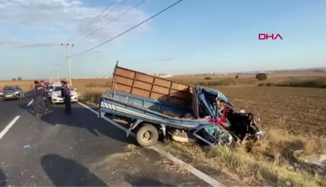 Tekirdağ'da kamyonet elektrik direğine çarptı: 1'i bebek 2 ölü