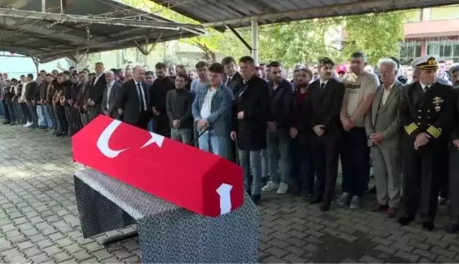 Amasra'daki patlamadan 21 gün sonra hayatını kaybeden madenci Taner Şen son yolculuğuna uğurlandı