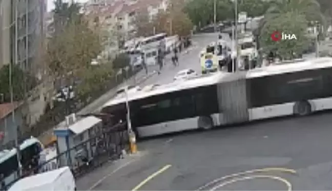 Kadıköy'de kaza yapan metrobüsün detayları ortaya çıktı