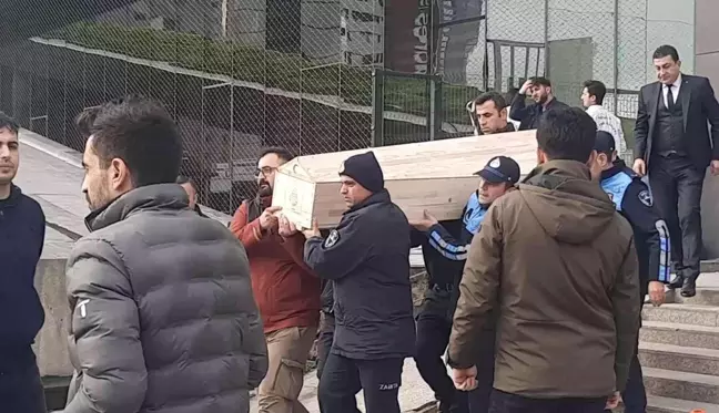 Şişli Belediyesi'nde staj gören genç kız, belediye binasının çatısından düşerek hayatını kaybetti