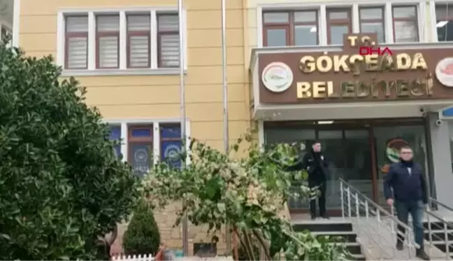 GÖKÇEADA BELEDİYESİ'NE 'YOLSUZLUK' OPERASYONU; BAŞKAN VE 4 KİŞİ GÖZALTINDA - EKİYLE YENİDEN