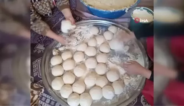 Ercişli kadınlar depremzedeler için kolları sıvadılar