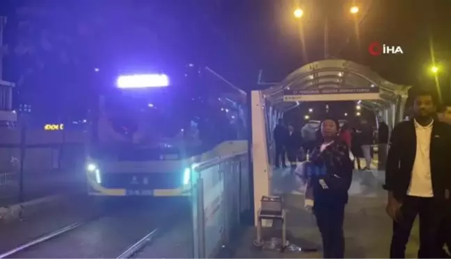 Cevizlibağ'da tramvay raydan çıktı, seferler İETT otobüsleri ile yapıldı