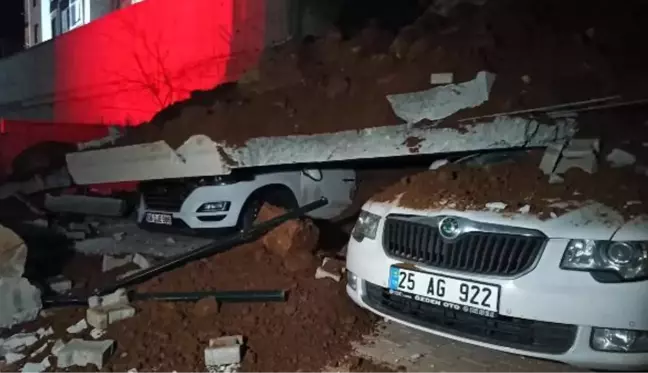 Yozgat'ta istinat duvarı çöktü, park halindeki 11 araç hasar gördü