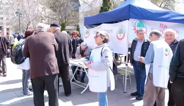 Eskişehir'de Emekliler, İmza Kampanyası Başlattı: Fiyat Artışları Dayanılmaz ve Taşınmaz Hale Geldi