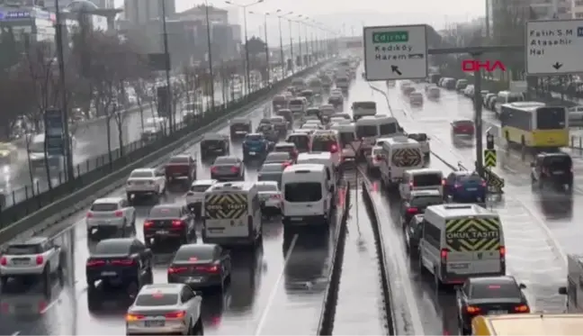 İstanbul'da trafik yoğunluğu yüzde 83'e ulaştı