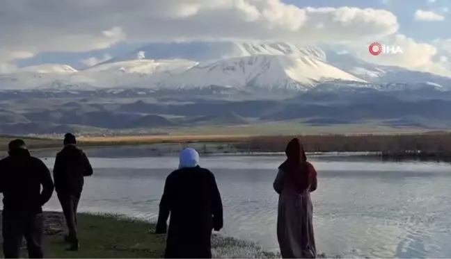 Süphan Dağı nisan ayında beyaza büründü