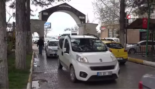 Elazığ'da vatandaşlar mezarlıklara akın etti