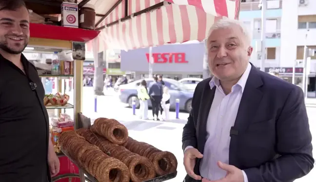 Tuncay Özkan'ın Konuştuğu Simitçi Akçakale: 