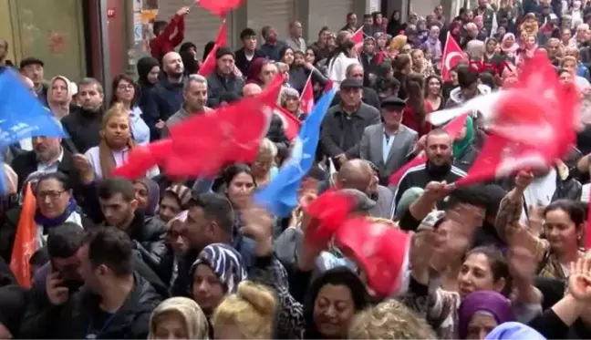 İSTANBUL-İÇİŞLERİ BAKANI SOYLU, BALAT'TA CUMHURBAŞKANI EDOĞAN'IN MESAJI İLE HALKA SESLENDİ