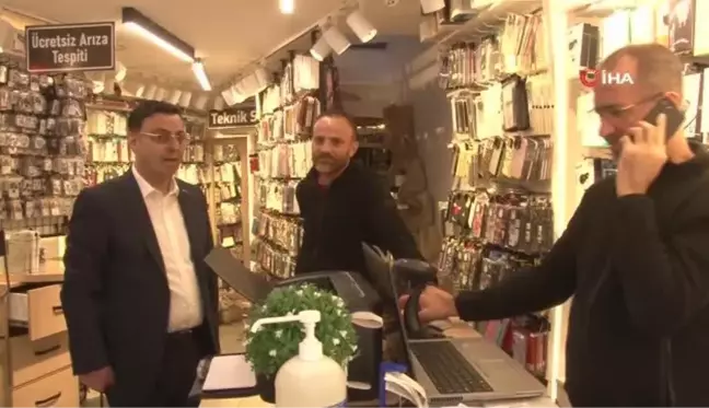 AK Parti Milletvekili adayı Serkan Bayram Kadıköy esnafını ziyaret etti