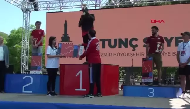 Maratonİzmir 100'üncü yıl onuruna koşuldu