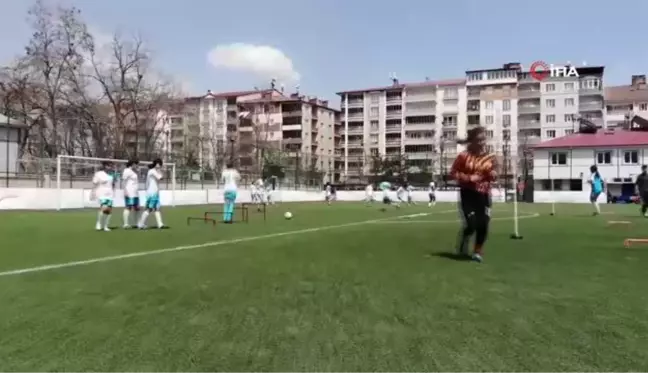 Bitlis Kadın Futbol Takımı'nın hedefi Süper Lig