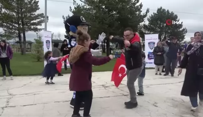 Polis ekipleri özel ve engelli bireylere unutulmaz bir gün yaşattı